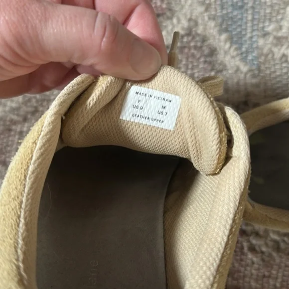 🚨LAST CHANCE🚨 Everlane the trainer sold out suede sneakers cream yellow beige - Picture 9 of 10